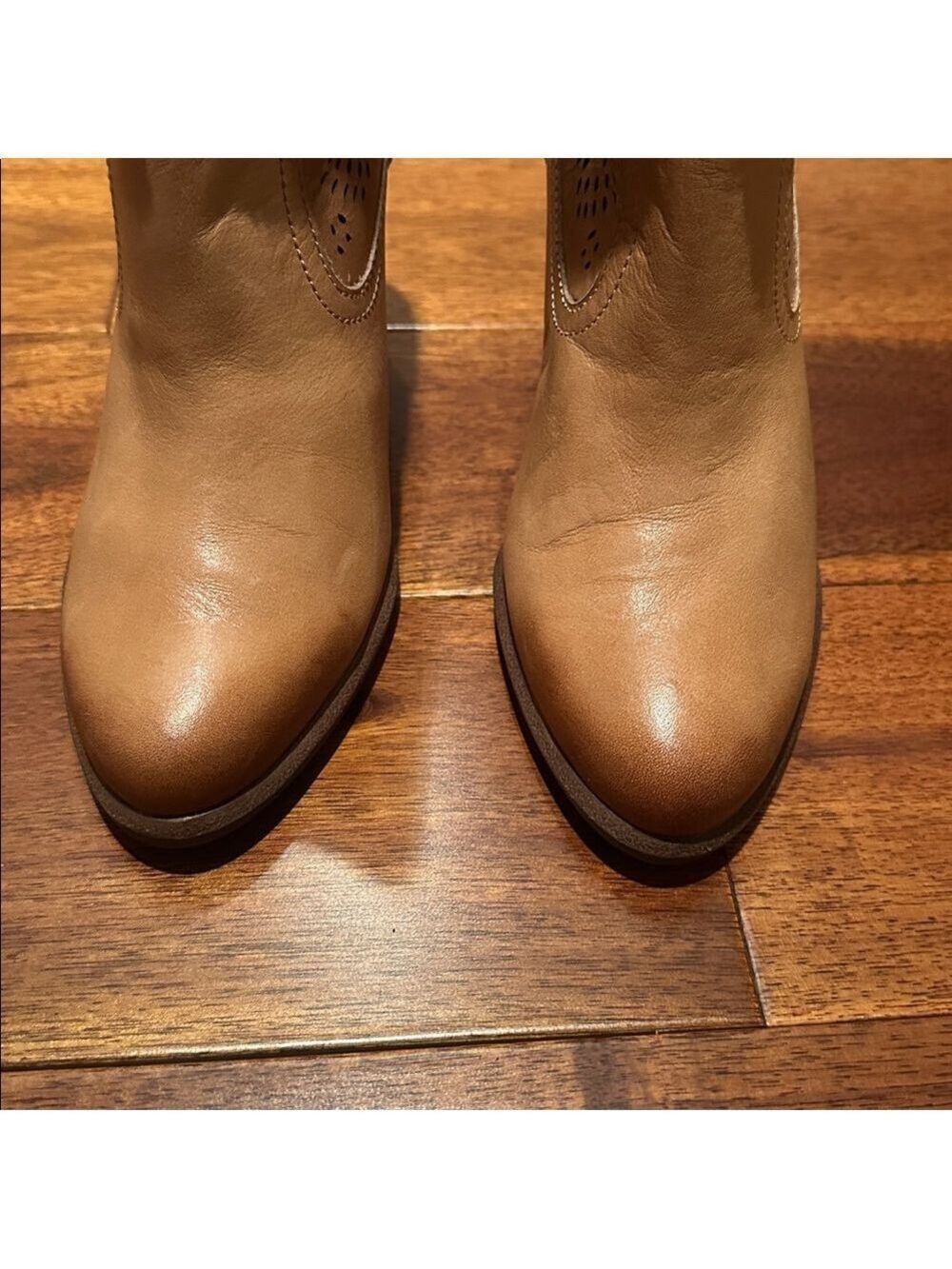 UGG Women’s Thames Seaweed Perf Sun Tan Leather Bootie Size 6 - Picture 8 of 12